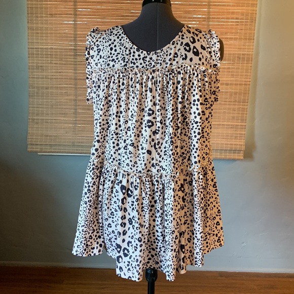 Leopard Ruffle High Low Sleeveless Top * 1X - Picture 3 of 11